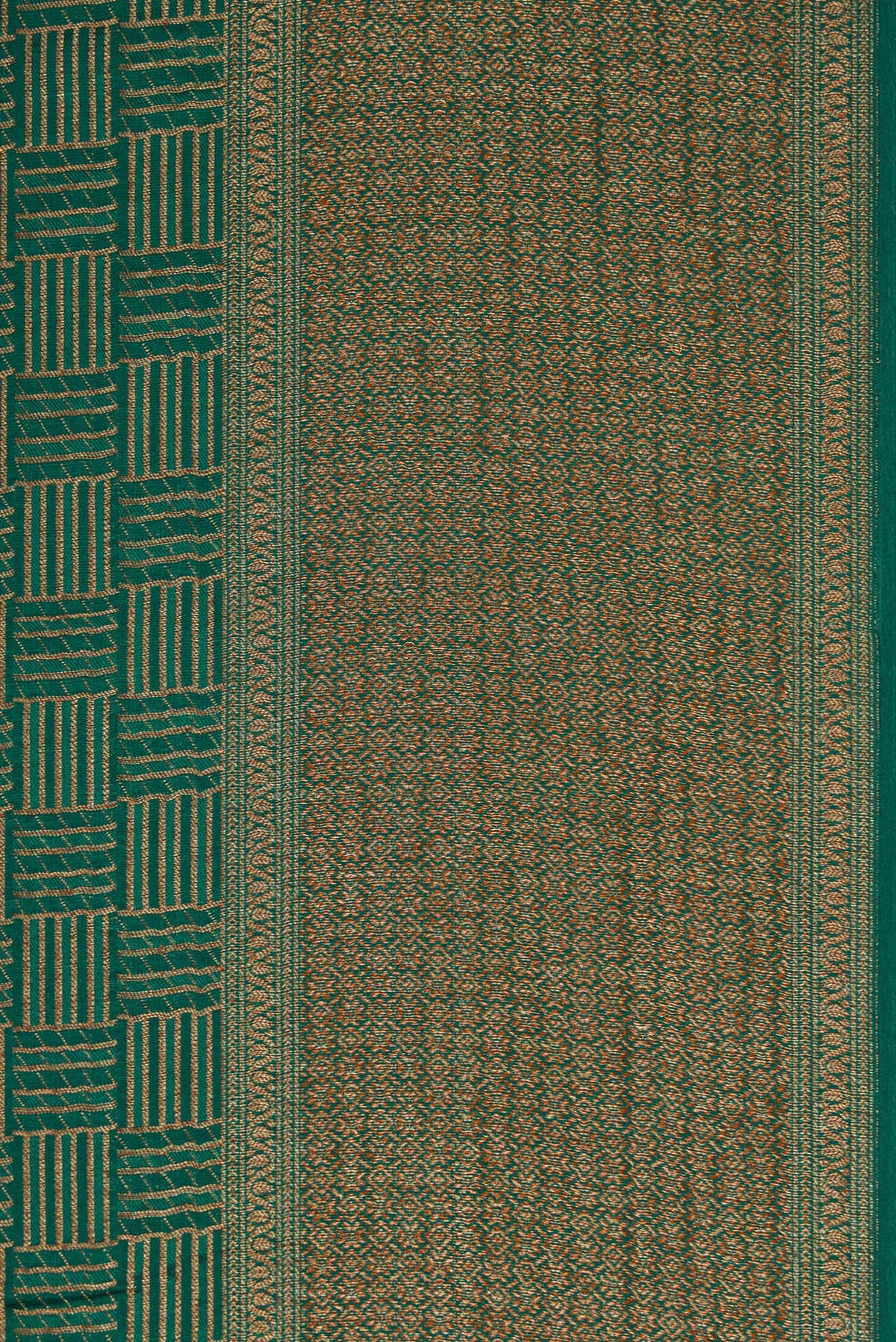 Border image of Bottle Green Dual Tone Mysore Crepe Saree with Zari Brocade on the body and Zari Border. 