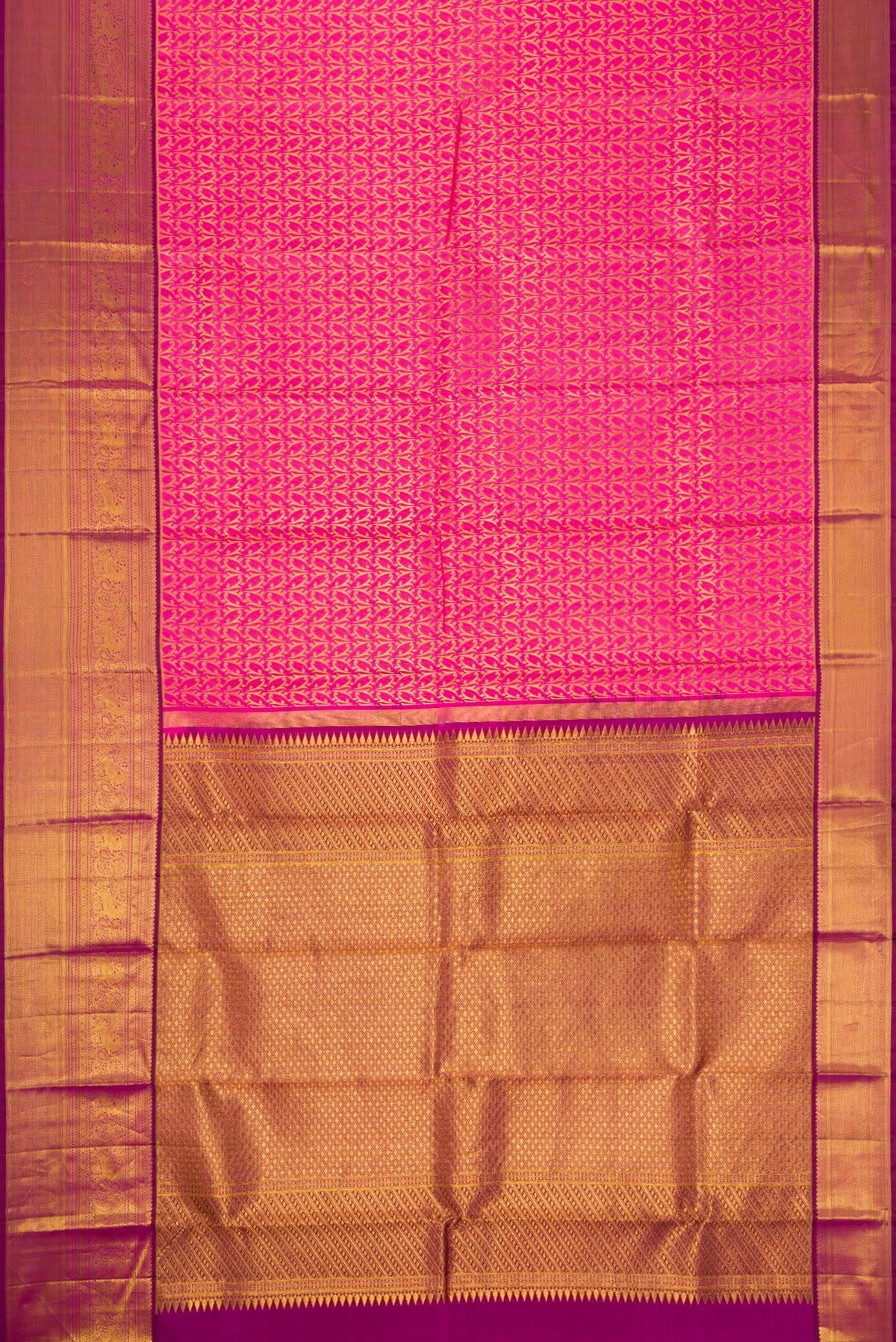 Flat view of Pink Dual Tone Kanchipuram Silk Saree with Zari Brocade on the body and Zari Border. 