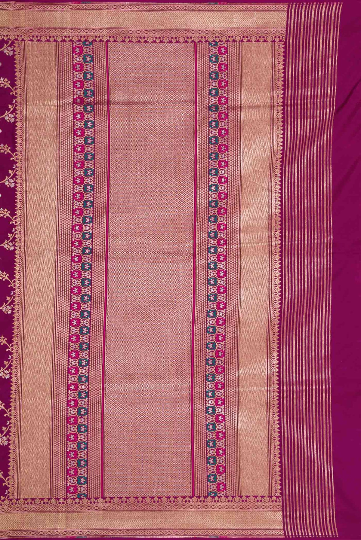 Close up image of the pallu of Magenta Dual Tone Banarasi Silk Saree with Zari And Thread Butta on the body and Zari Border