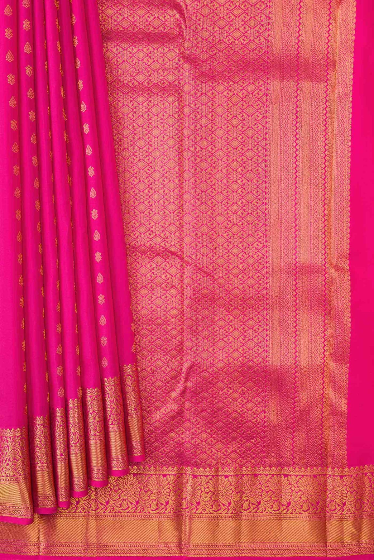 Pleats and pallu of Pink Dual Tone Kanchipuram Silk Saree with Zari Butta on the body and Zari Border