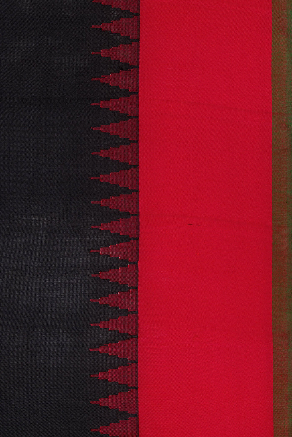 Border image of Black Dual Tone Gadwal Silk Saree with Plain Body and Thread Border. 