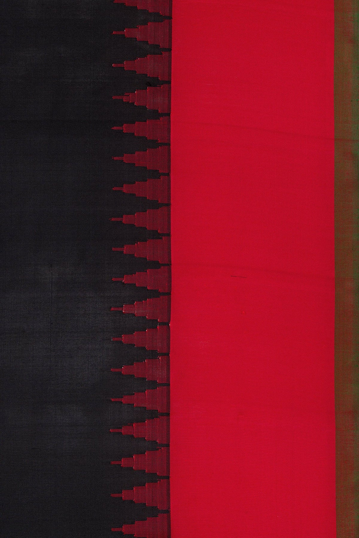 Border image of Black Dual Tone Gadwal Silk Saree with Plain Body and Thread Border. 