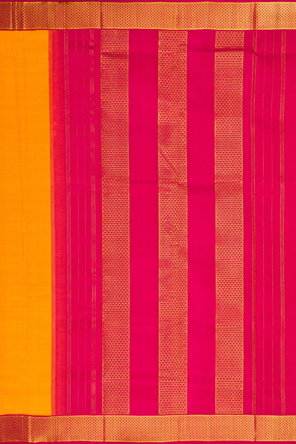 Close up image of the pallu of Orange Dual Tone Kanjivaram Silk Nine Yards Saree with Plain Body and Zari Border. 