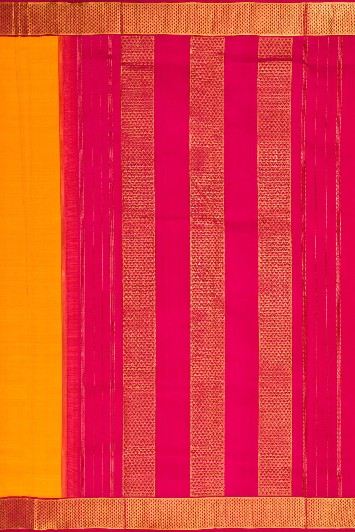 Close up image of the pallu of Orange Dual Tone Kanjivaram Silk Nine Yards Saree with Plain Body and Zari Border. 