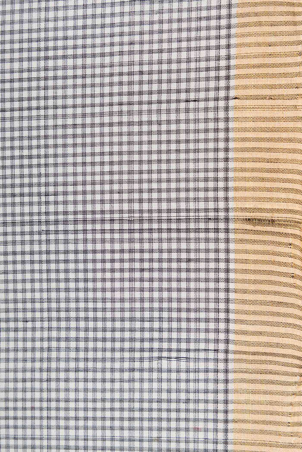 Border image of Grey Dual Tone Silk Cotton Saree with Checked design on the body and Zari Border