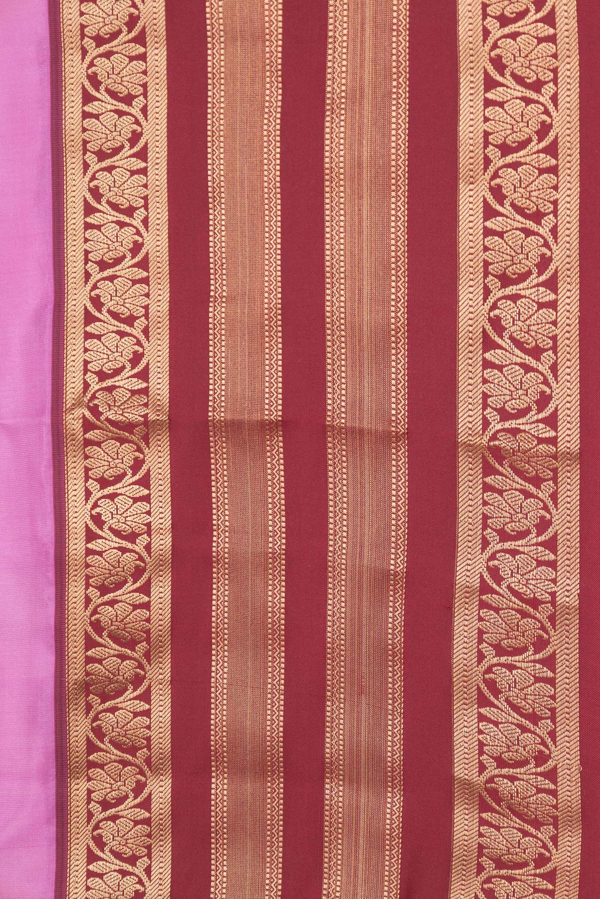 Border image of Pink Dual Tone Kanchipuram Silk Saree with Zari Butta on the body and Zari Border. 