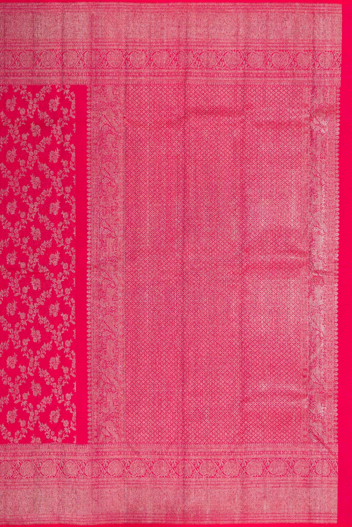 Close up image of the pallu of Dark Pink Dual Tone Kanchipuram Silk Saree with Zari Brocade on the body and Zari Border. 