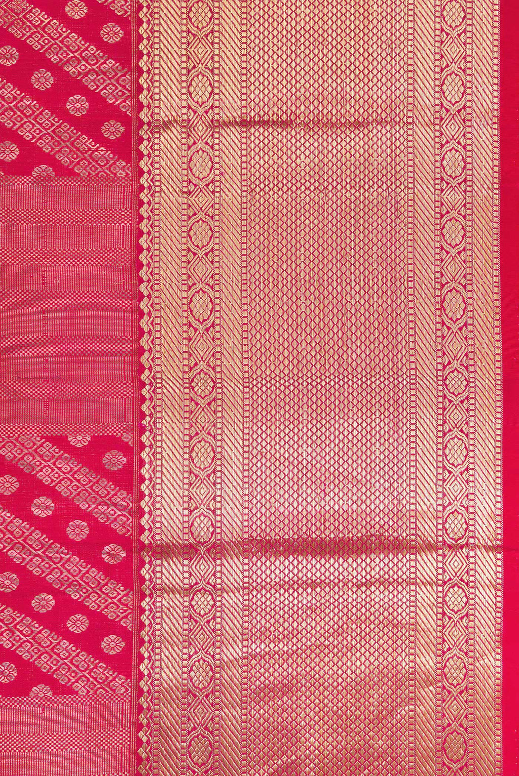 Border image of Pink Dual Tone Kanchipuram Silk Saree with Zari Brocade on the body and Zari Border. 