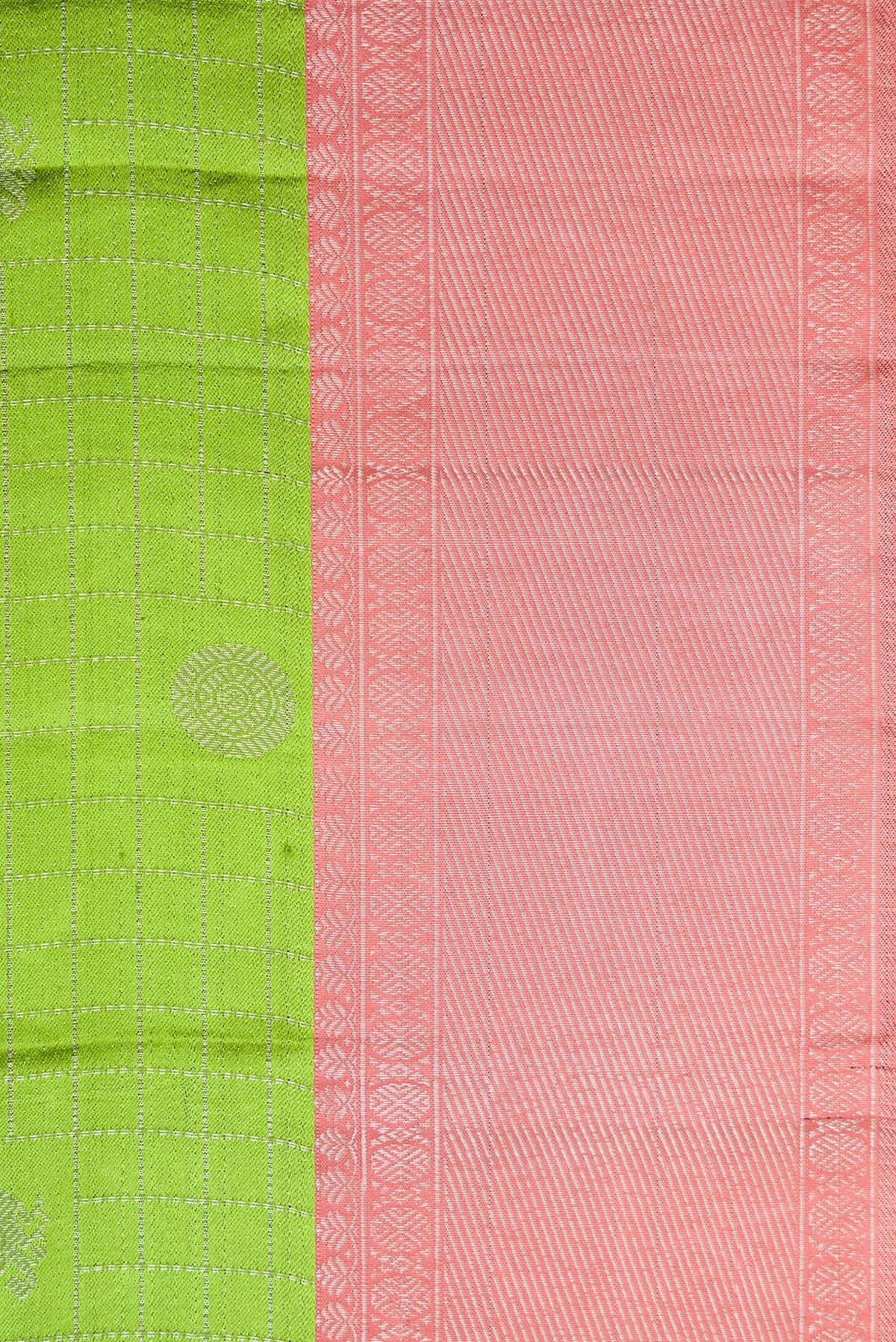 Border image of Mehandi Green Dual Tone Kanjivaram Silk Saree with Zari Brocade on the body and Zari Border. 