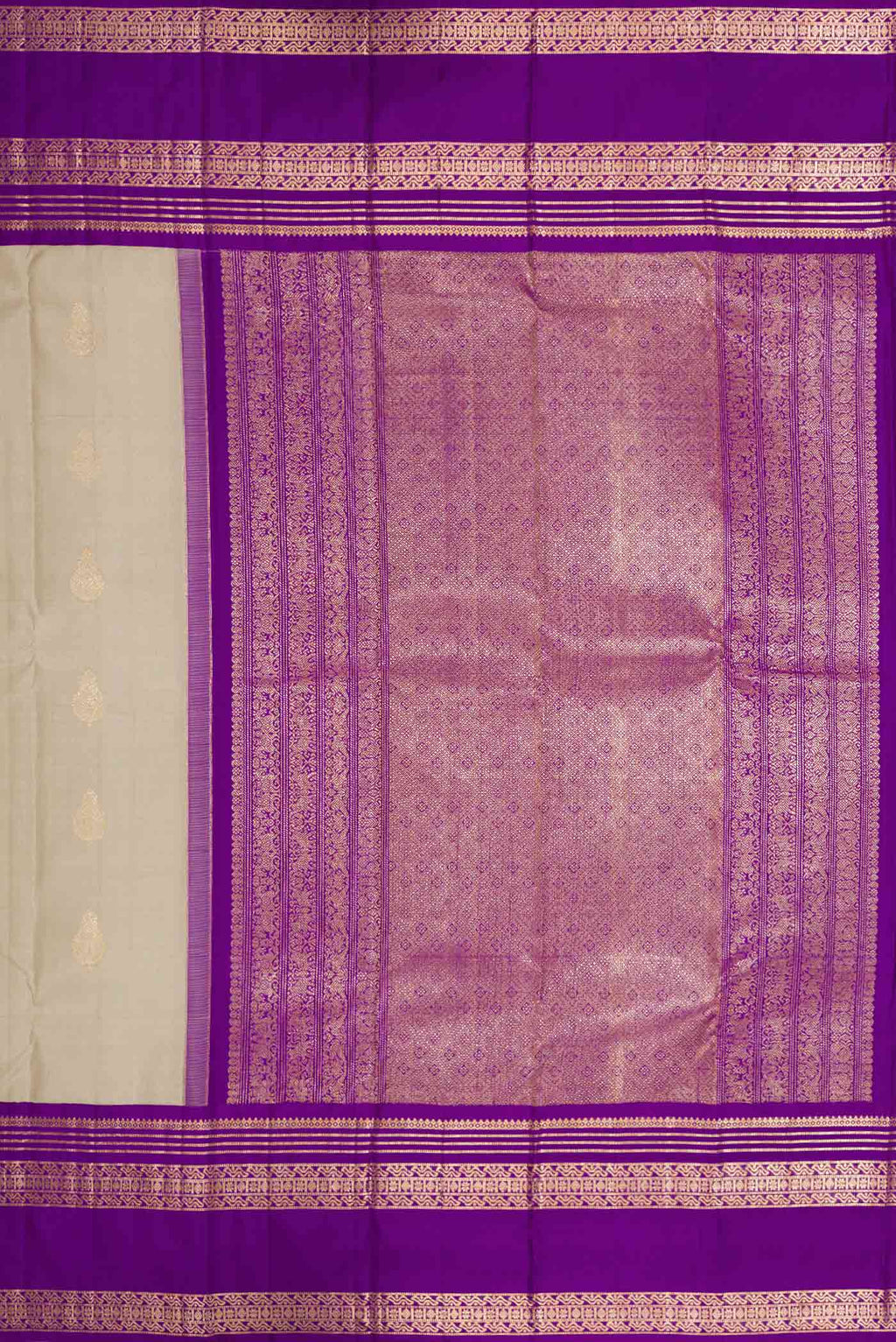 Close up image of the pallu of Grey Dual Tone Kanchipuram Silk Saree with Zari Butta on the body and Zari Border