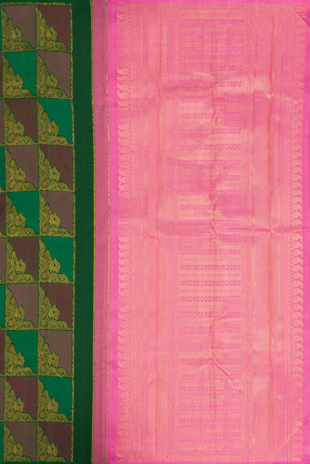 Close up image of the pallu of Bottle Green Dual Tone Kanchipuram Silk Saree with Zari Brocade on the body and Without Border