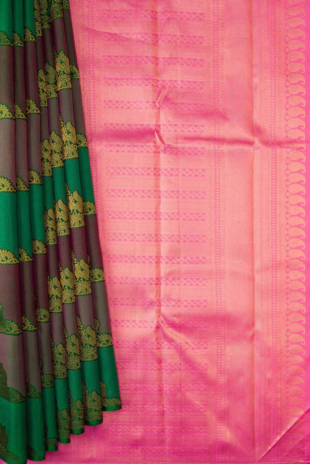 Pleats and pallu of Bottle Green Dual Tone Kanchipuram Silk Saree with Zari Brocade on the body and Without Border
