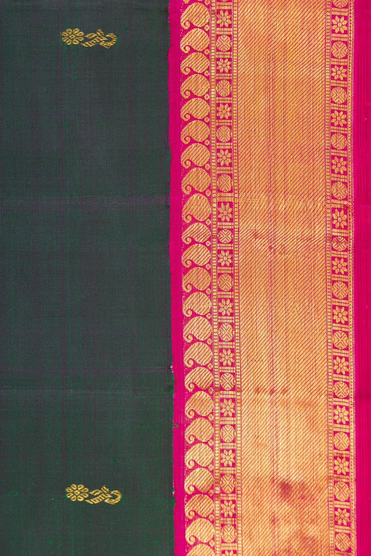 Border image of Bottle Green Dual Tone Kanjivaram Silk Saree with Zari Butta on the body and Zari Border. 