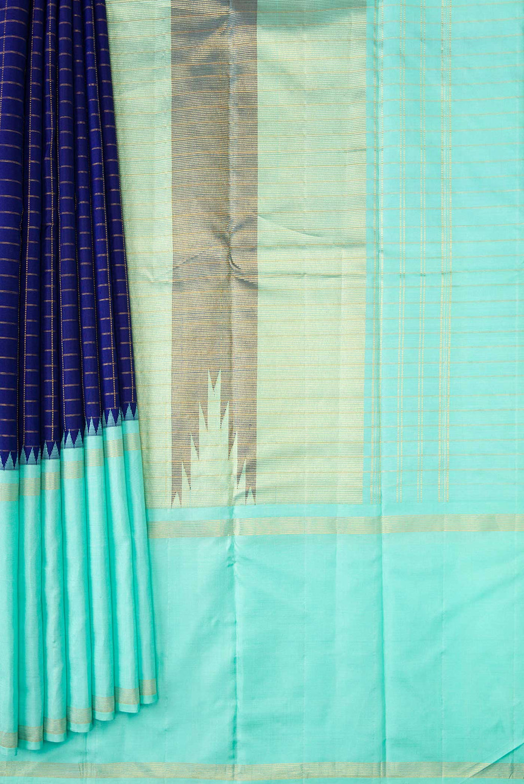 Pleats and pallu of Navy Blue Dual Tone Kanchipuram Silk Saree with Checked design on the body and Zari Border