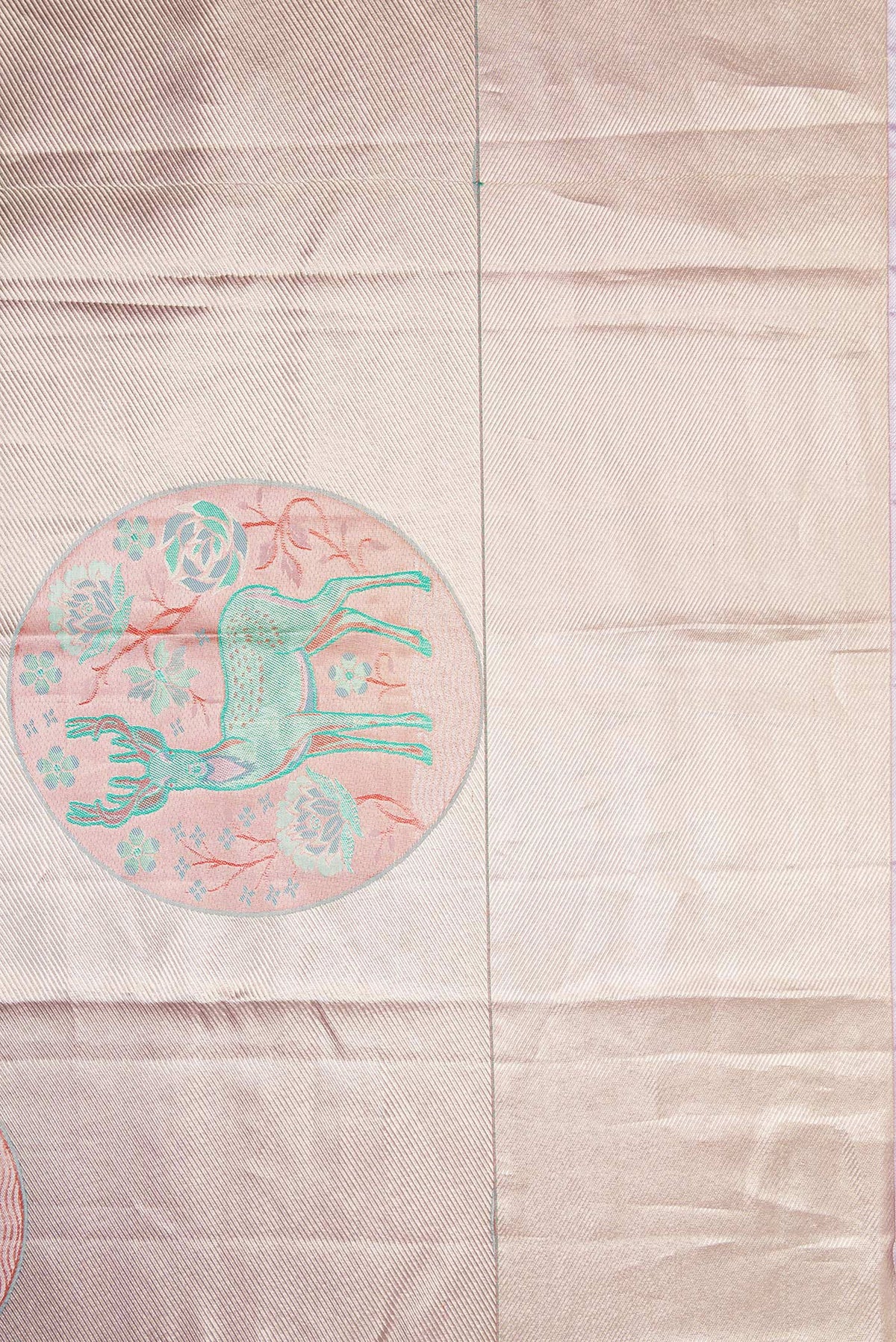 Border image of Lavender Dual Tone Kanjivaram Tissue Silk Saree with Zari Brocade on the body and Zari Border. 
