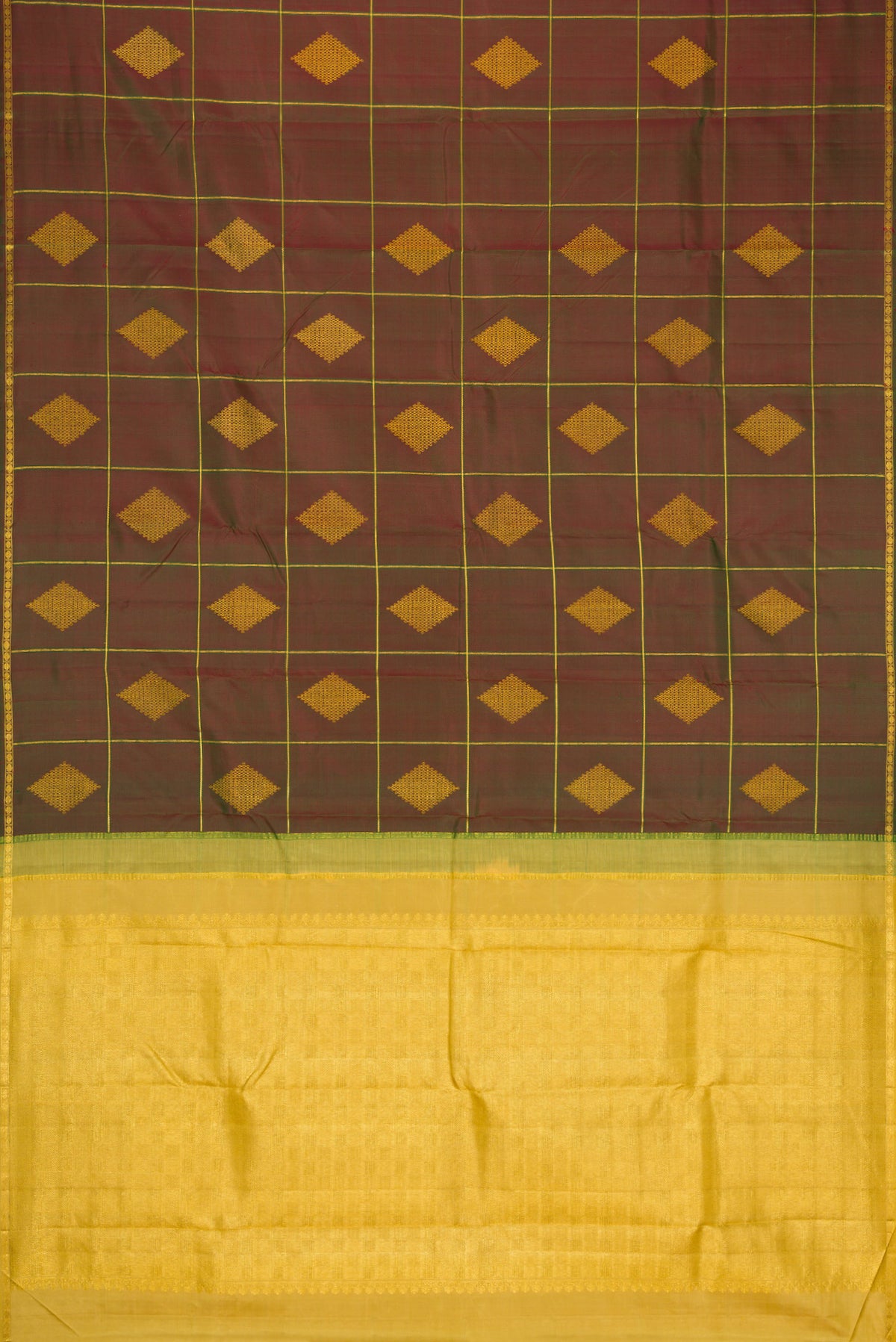 Flat view of Green with Maroon Color Kanchipuram Silk Saree with Checked design on the body and Thin Zari Line. 