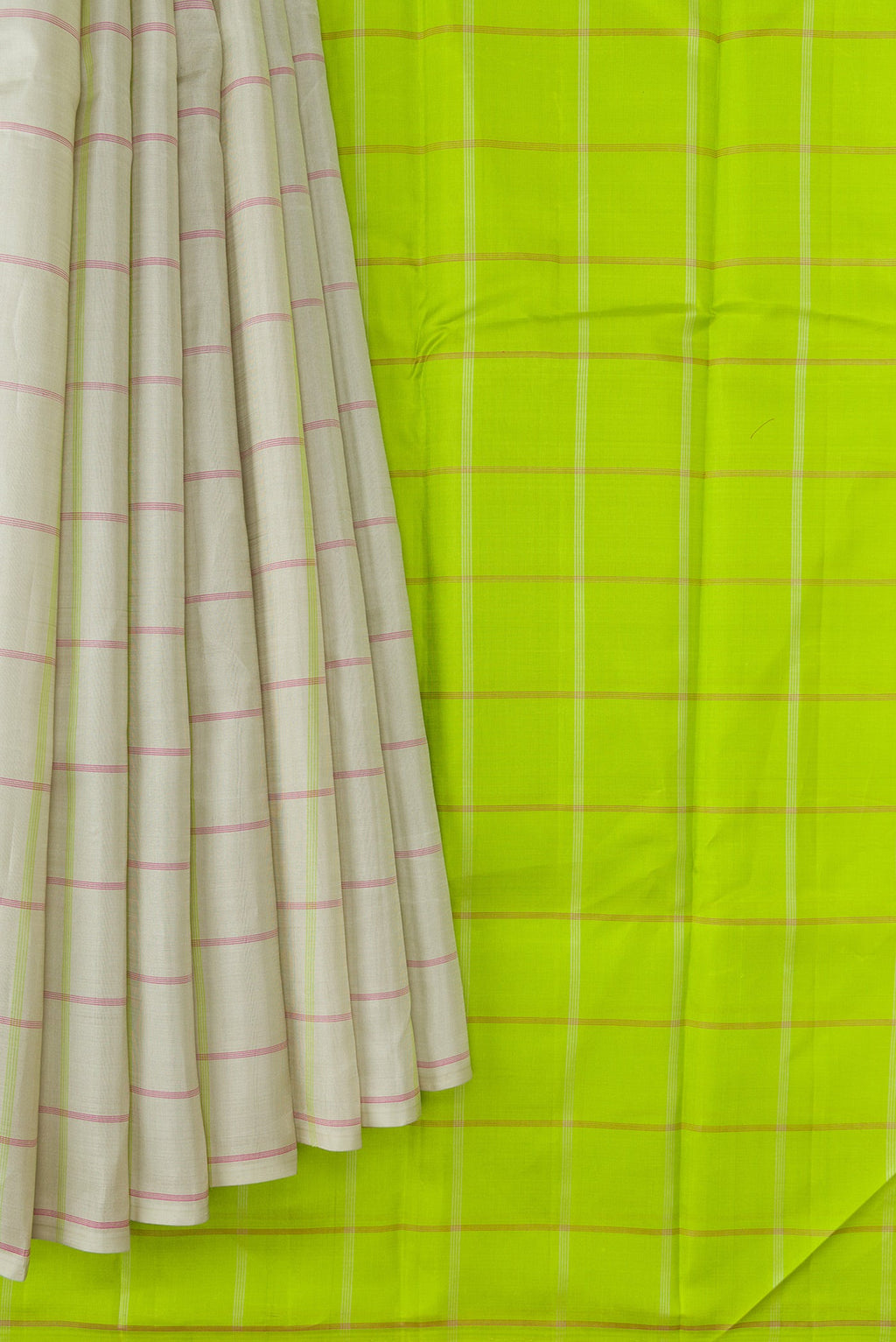 Pleats and pallu of Beige Dual Tone Kanjivaram Silk Saree with Checked design on the body and Without Border. 