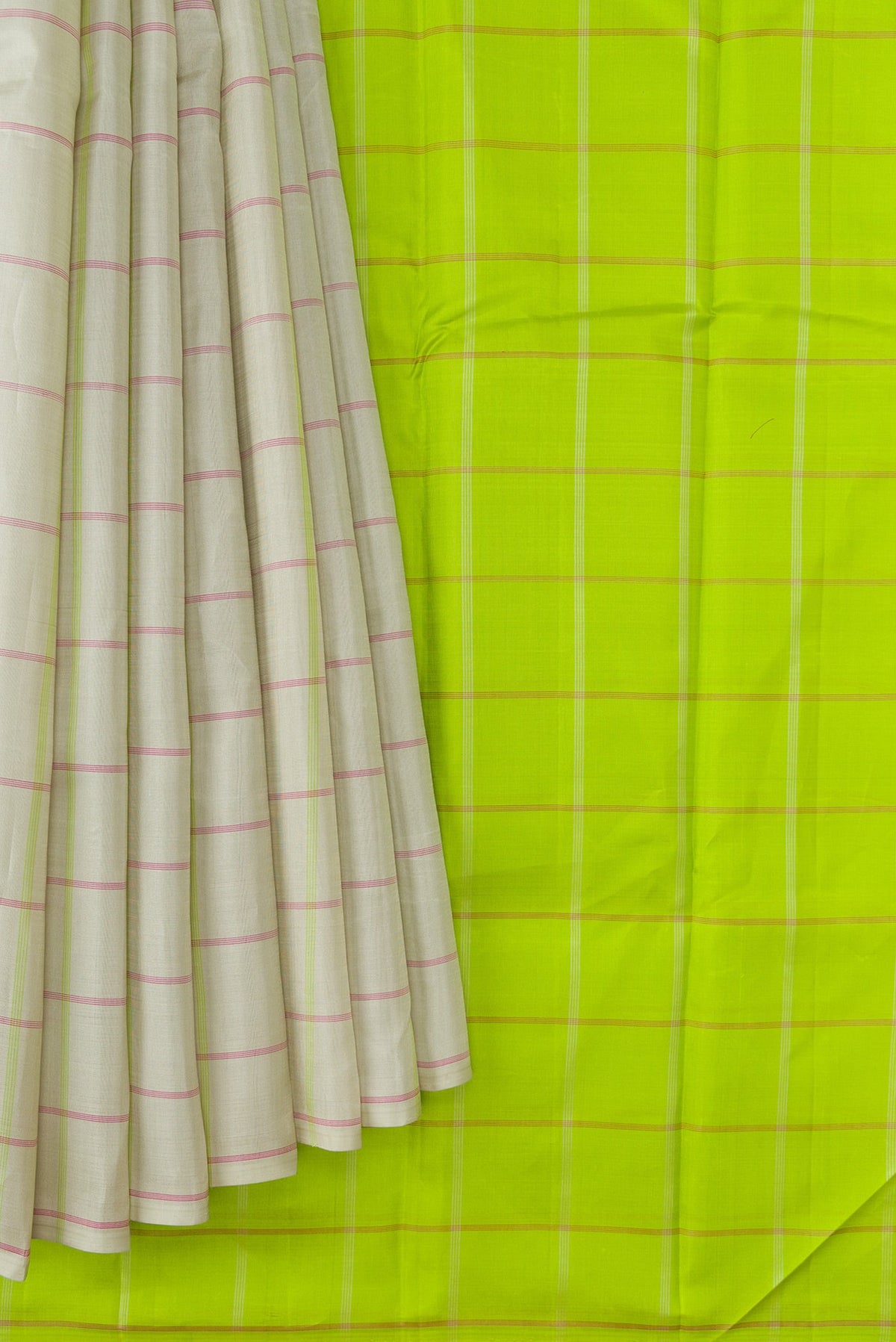 Pleats and pallu of Beige Dual Tone Kanjivaram Silk Saree with Checked design on the body and Without Border. 