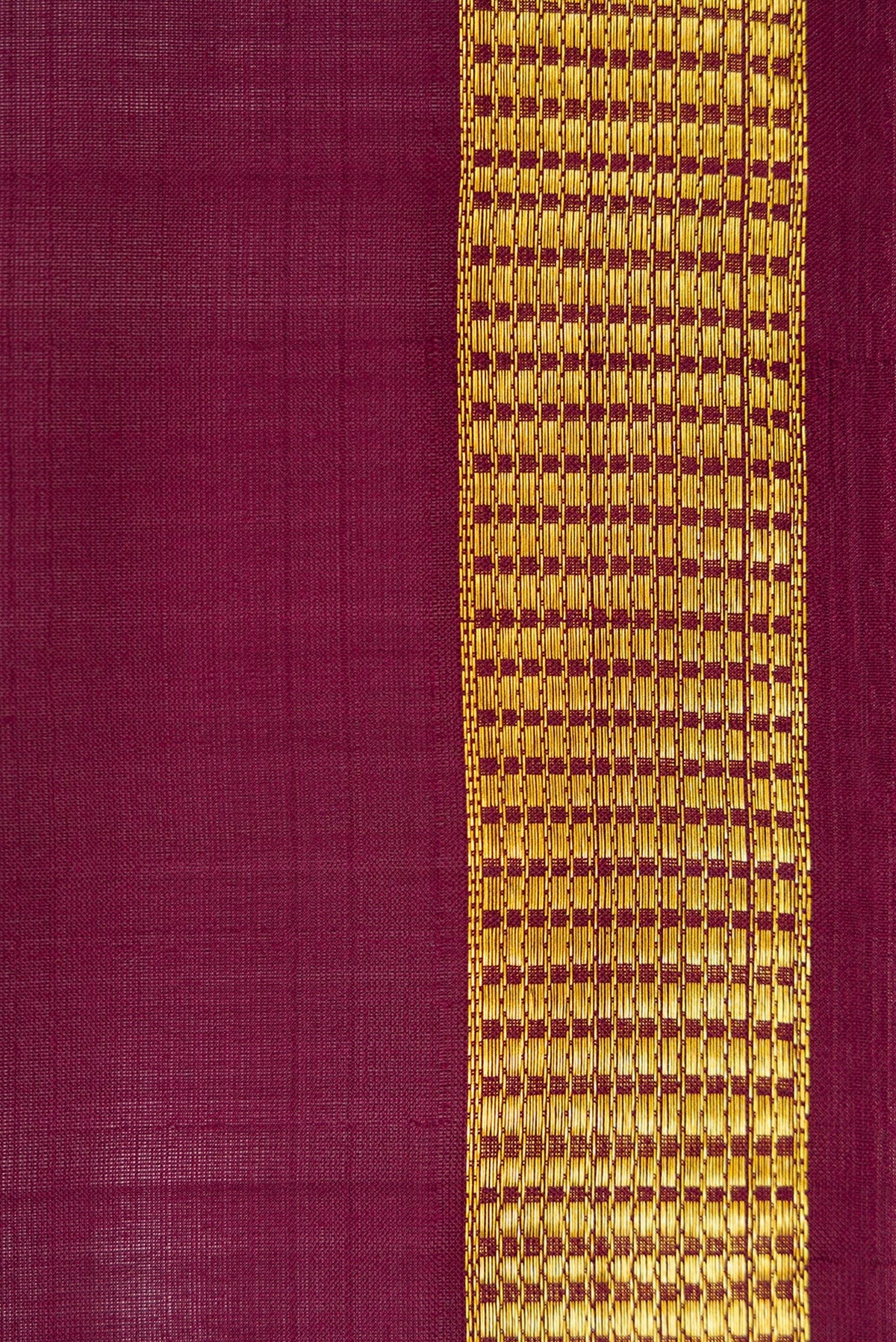 Border image of Burgundy Dual Tone Kanjivaram Silk Nine Yards Saree with Plain Body and Zari Border. 