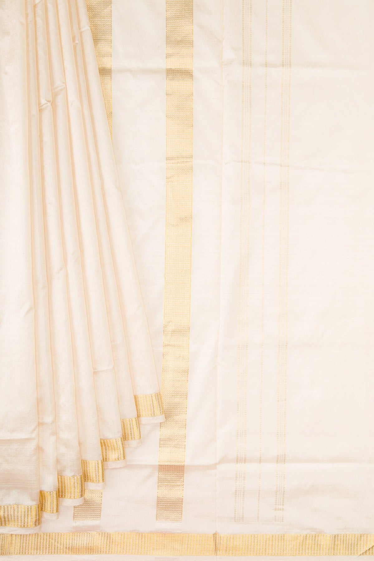 Pleats and pallu of Sandal Dual Tone Kanjivaram Silk Nine Yards Saree with Plain Body and Zari Border. 