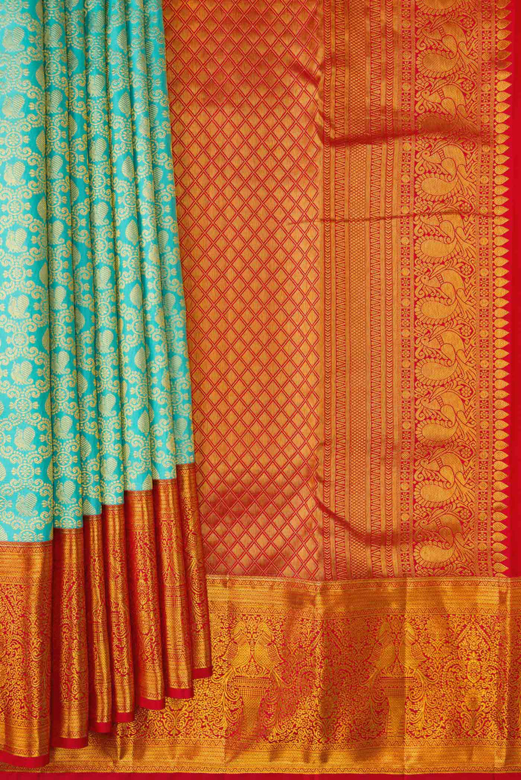 Pleats and pallu of Sky Blue Dual Tone Kanchipuram Silk Saree with Zari Brocade on the body and Zari Border. 