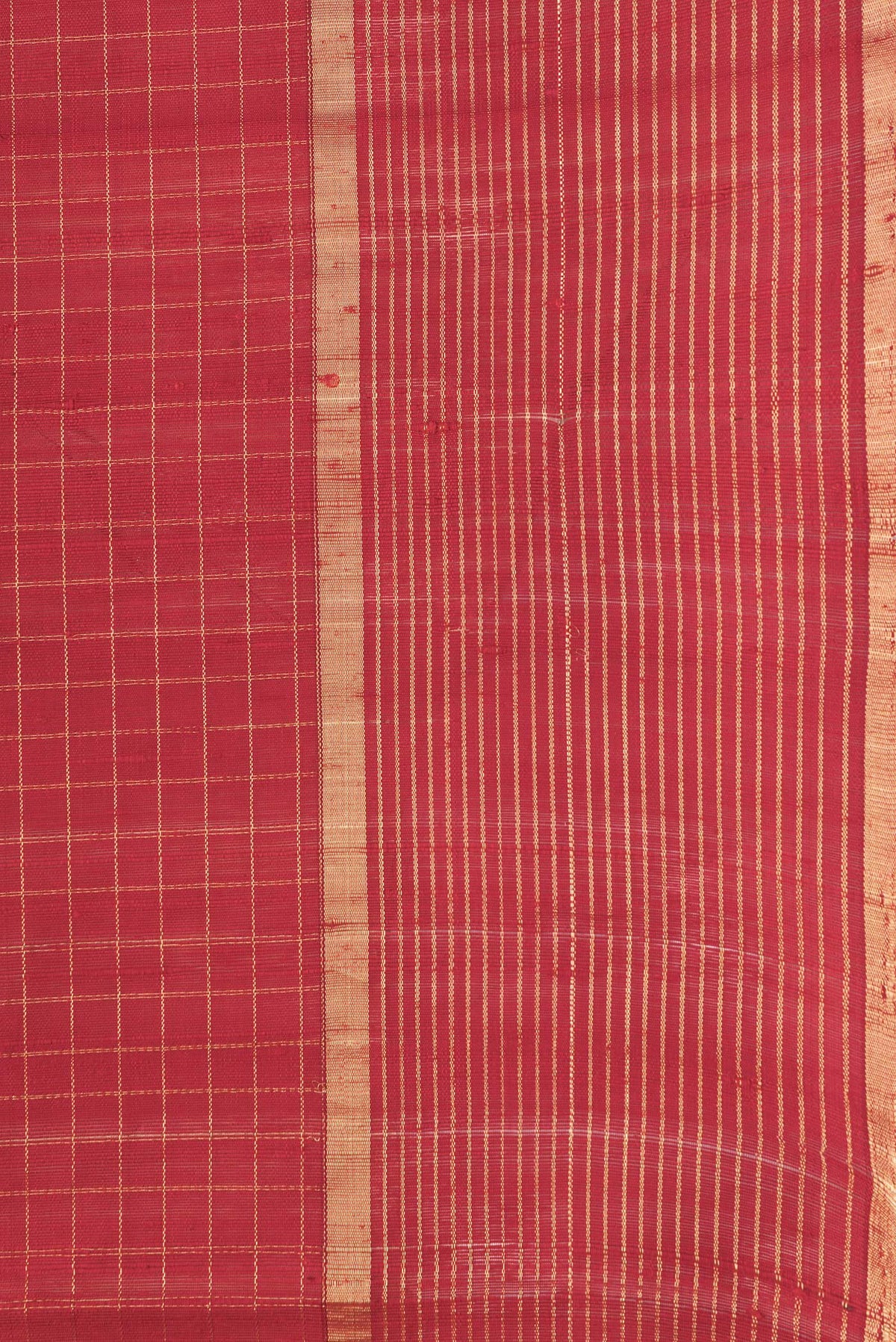 Border image of Red Dual Tone Raw Silk Saree with Checked design on the body and Zari Border. 