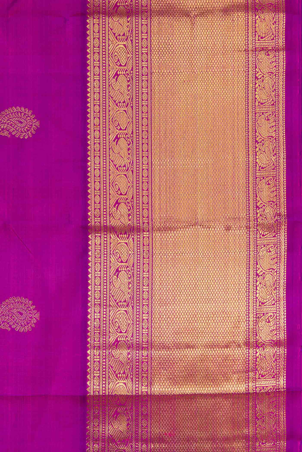 Border image of Pure Silk Pure Zari Purple Dual Tone Kanjivaram Saree with Zari Butta on the body and Zari Border. 