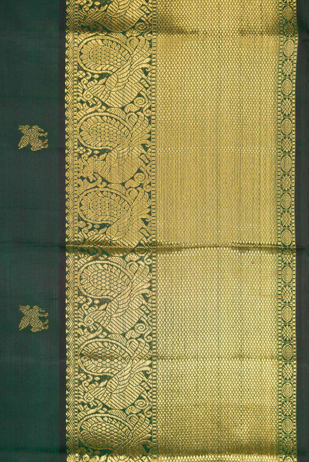 Border image of Pure Silk Pure Zari Bottle Green Dual Tone Kanjivaram Saree with Zari Butta on the body and Zari Border. 