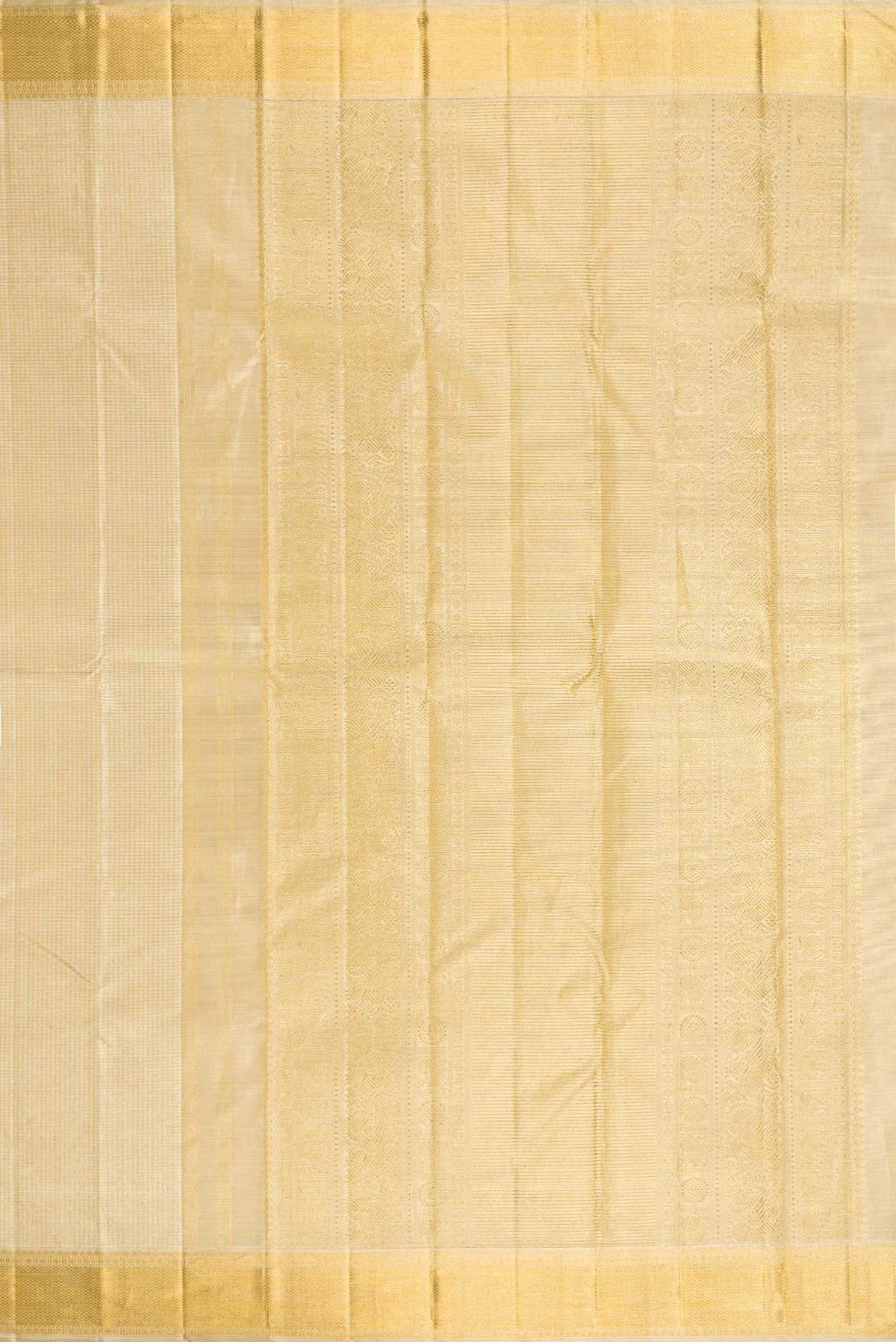 Close up image of the pallu of Pure Silk Pure Zari Gold Dual Tone Kanjivaram Saree with Zari Brocade on the body and Zari Border. 