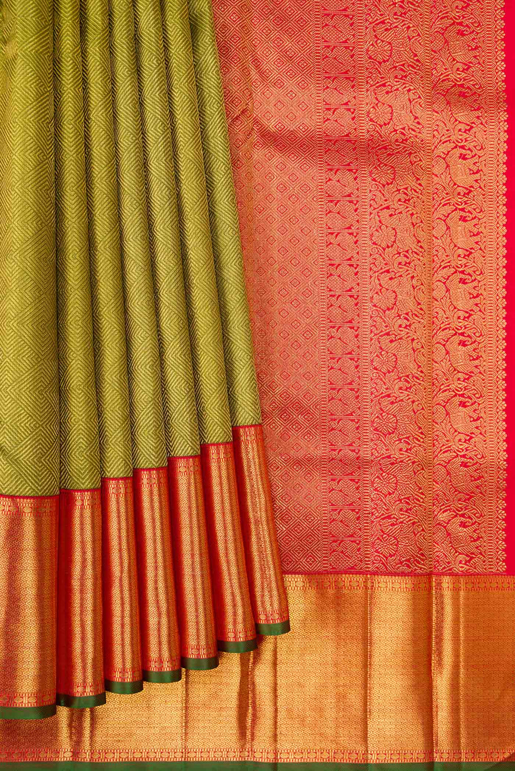 Pleats and pallu of Pure Silk Pure Zari Green Dual Tone Kanchipuram Saree with Zari Brocade on the body and Zari Border