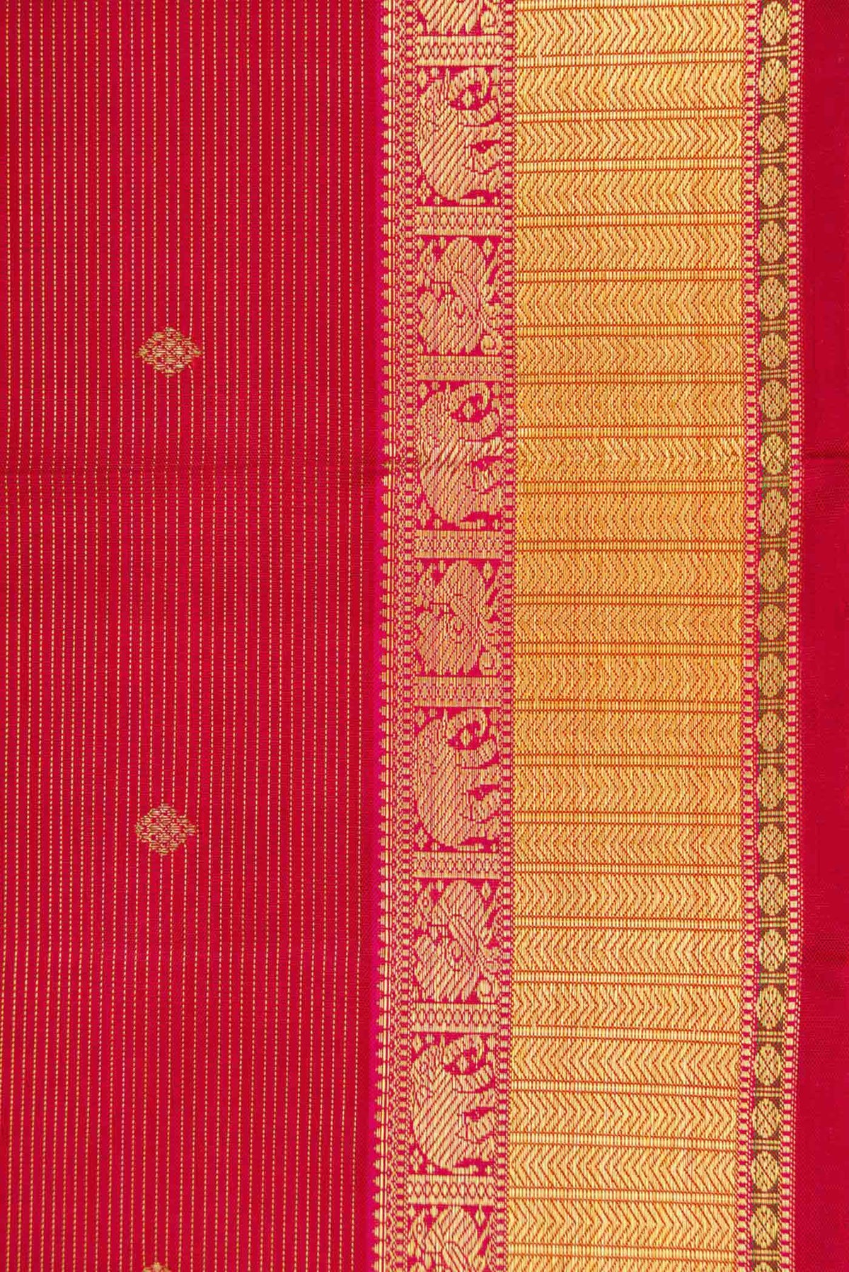 Border image of Pure Silk Pure Zari Maroon Dual Tone Kanchipuram Saree with Zari Butta on the body and Zari Border