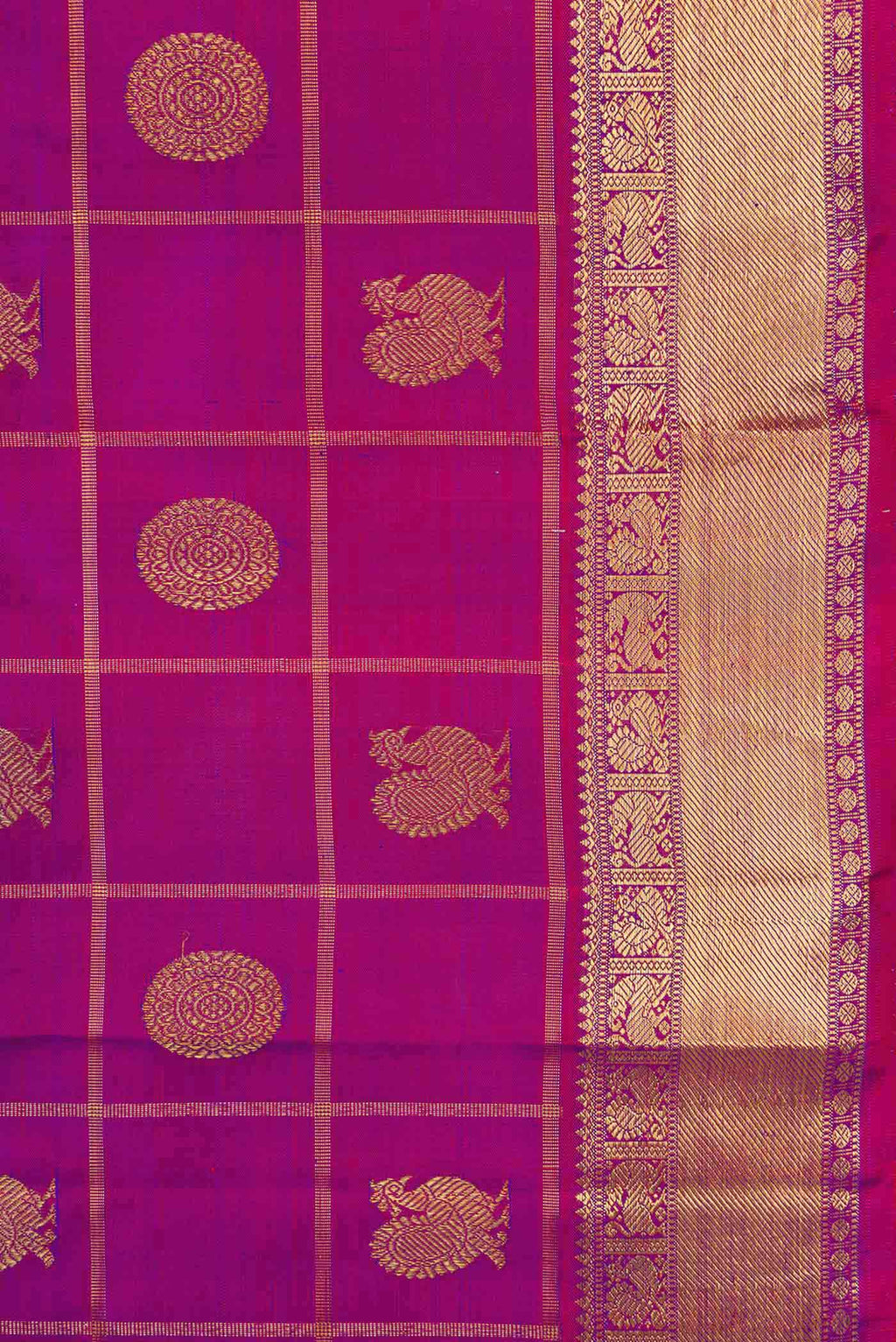 Border image of Pure Silk Pure Zari Purple Dual Tone Kanchipuram Saree with Checked design on the body and Zari Border