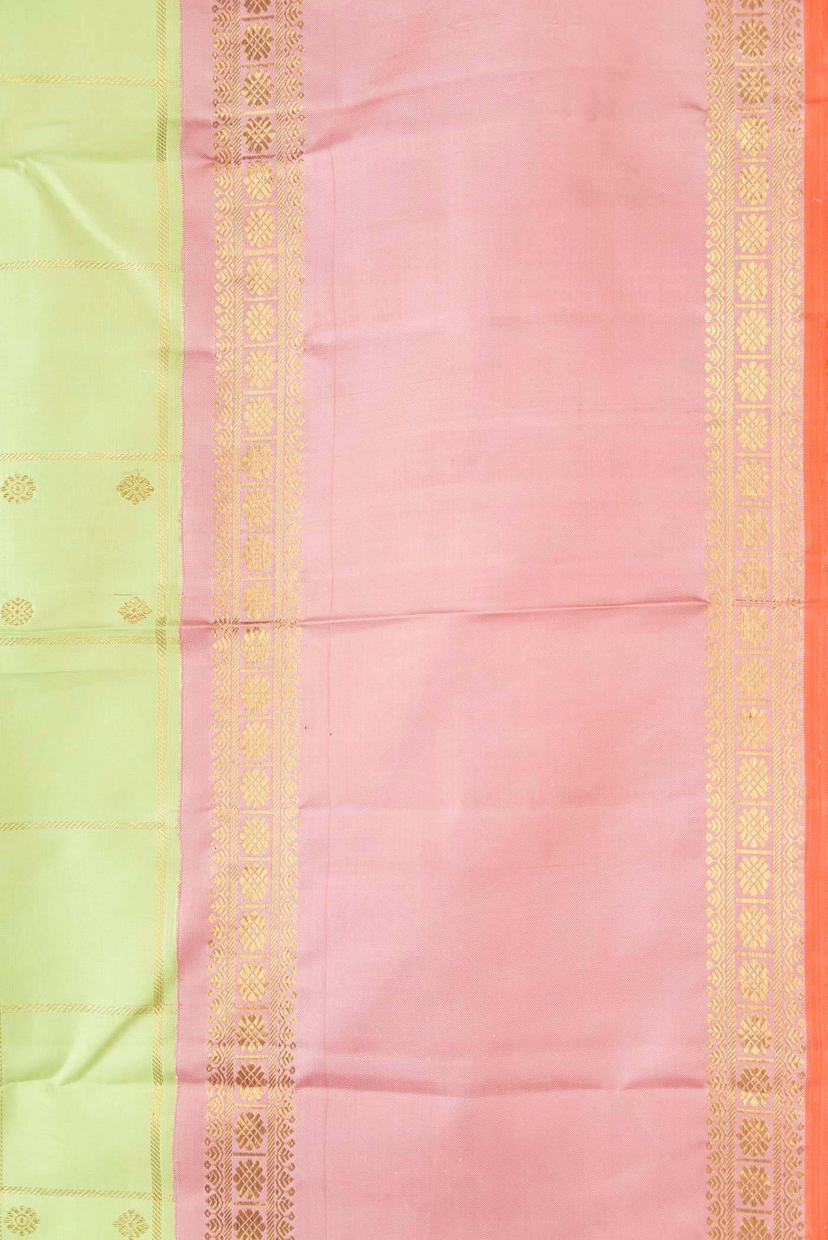 Border image of Pure Silk Pure Zari Parrot Green Dual Tone Kanchipuram Saree with Checked design on the body and Zari Border