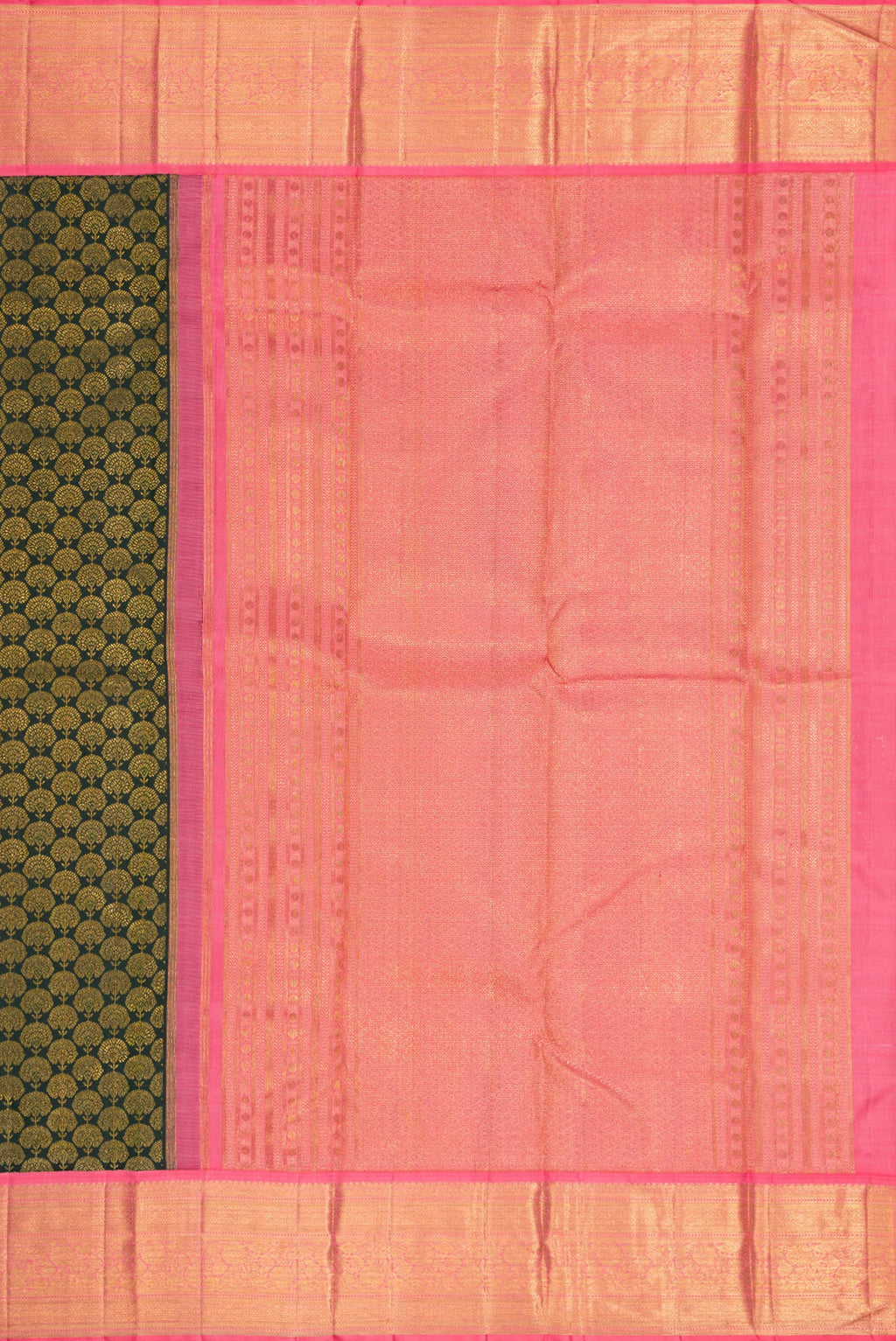 Close up image of the pallu of Bottle Green Dual Tone Kanjivaram Silk Saree with Zari Brocade on the body and Zari Border. 