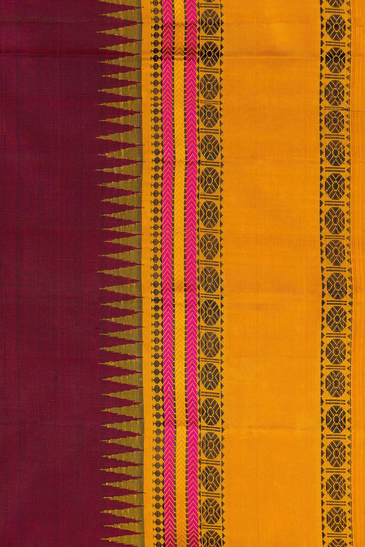 Border image of Maroon Dual Tone Kanjivaram Silk Saree with Plain Body and Thread Border. 