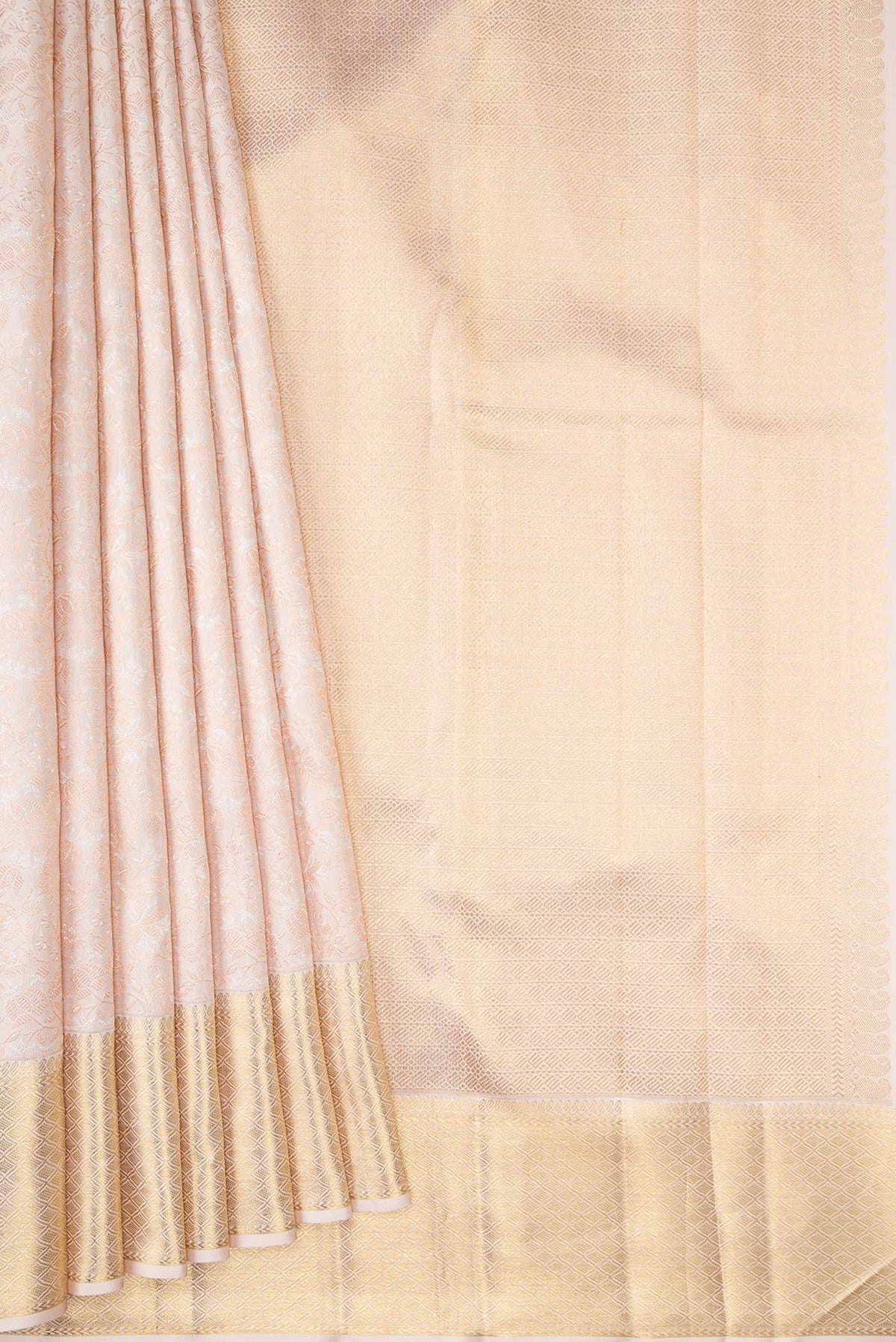 Pleats and pallu of Pure Silk Pure Zari Rose pink Kanchipuram Saree with Zari Brocade on the body and Zari Border