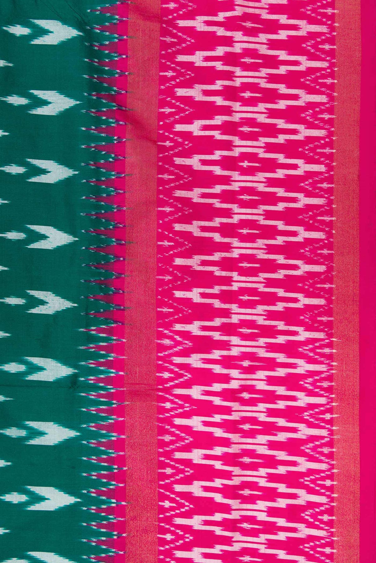 Border image of Green Pochampally Silk Saree with Pure Ikat on the body and Ikat Border