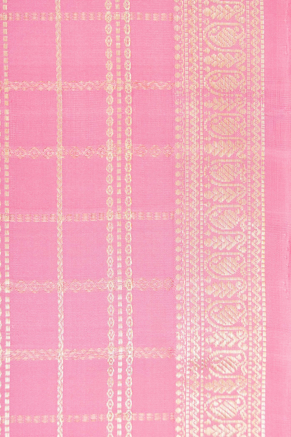 Border image of Pink Dual Tone Kanjivaram Silk Saree with Checked design on the body and Zari Border. 