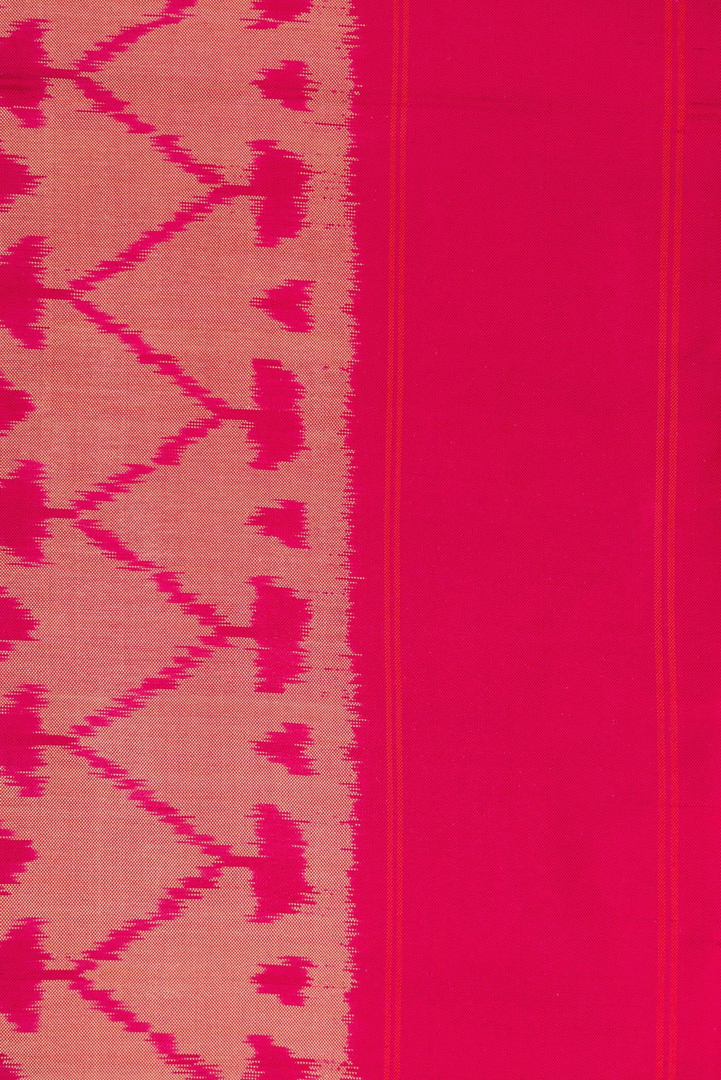 Border image of Pink Dual Tone Double Ikat Saree with Ikat Print on the body and Plain Border. 