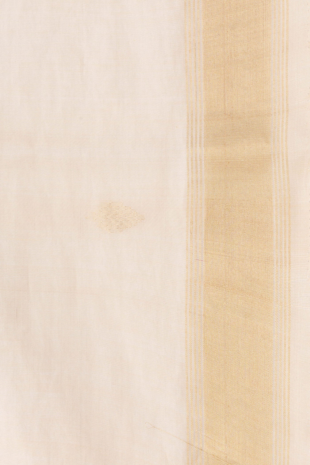 Border image of Sandal Dual Tone Silk Cotton Saree with Zari Butta on the body and Zari Border. 