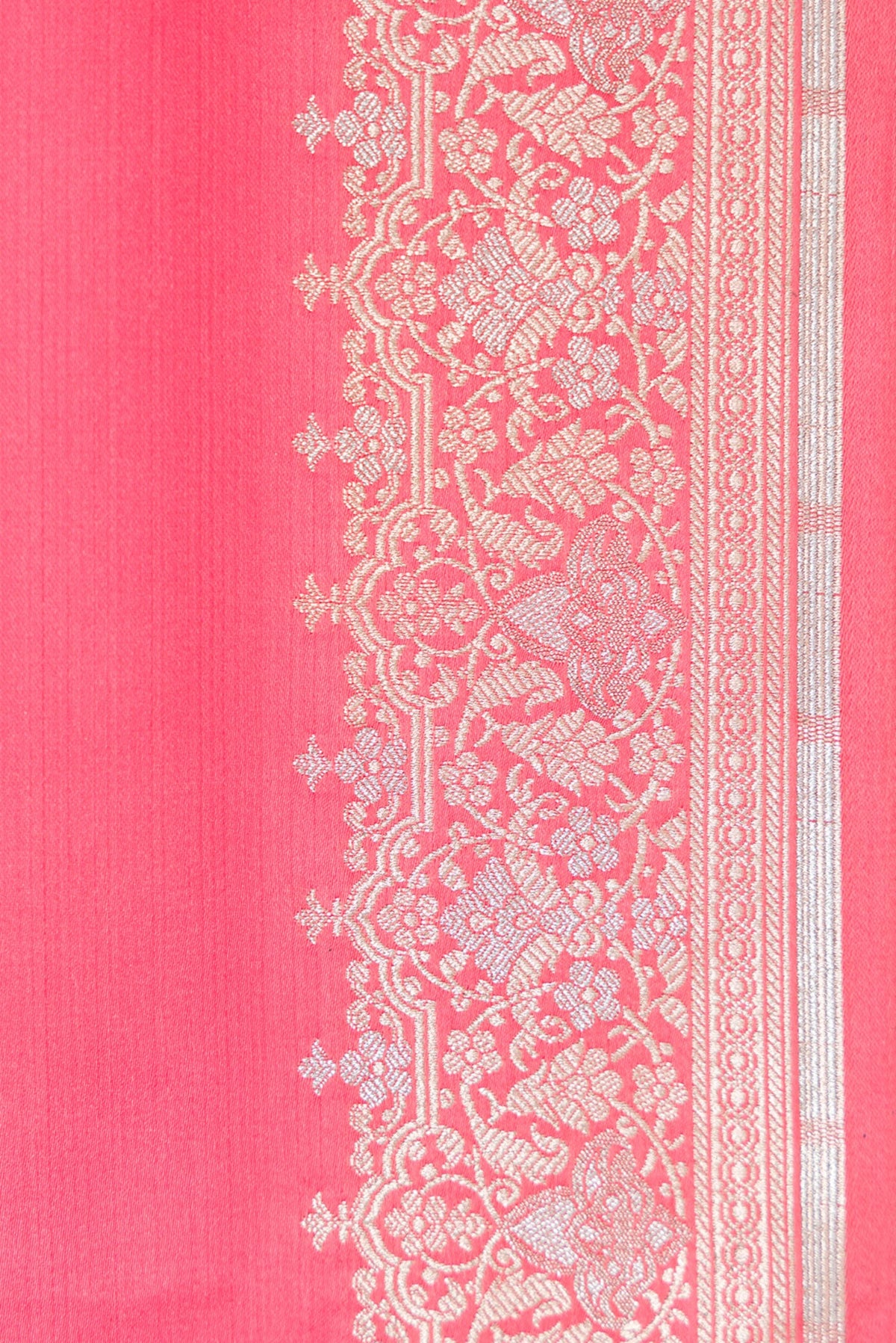 Border image of Pink Dual Tone Banarasi Silk Saree with Plain Body and Fancy Border. 