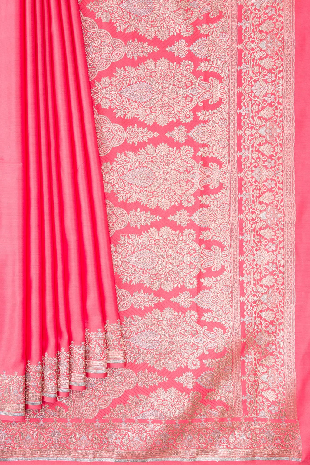 Pleats and pallu of Pink Dual Tone Banarasi Silk Saree with Plain Body and Fancy Border. 