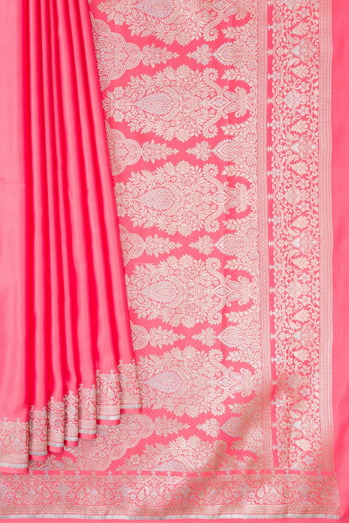 Pleats and pallu of Pink Dual Tone Banarasi Silk Saree with Plain Body and Fancy Border. 