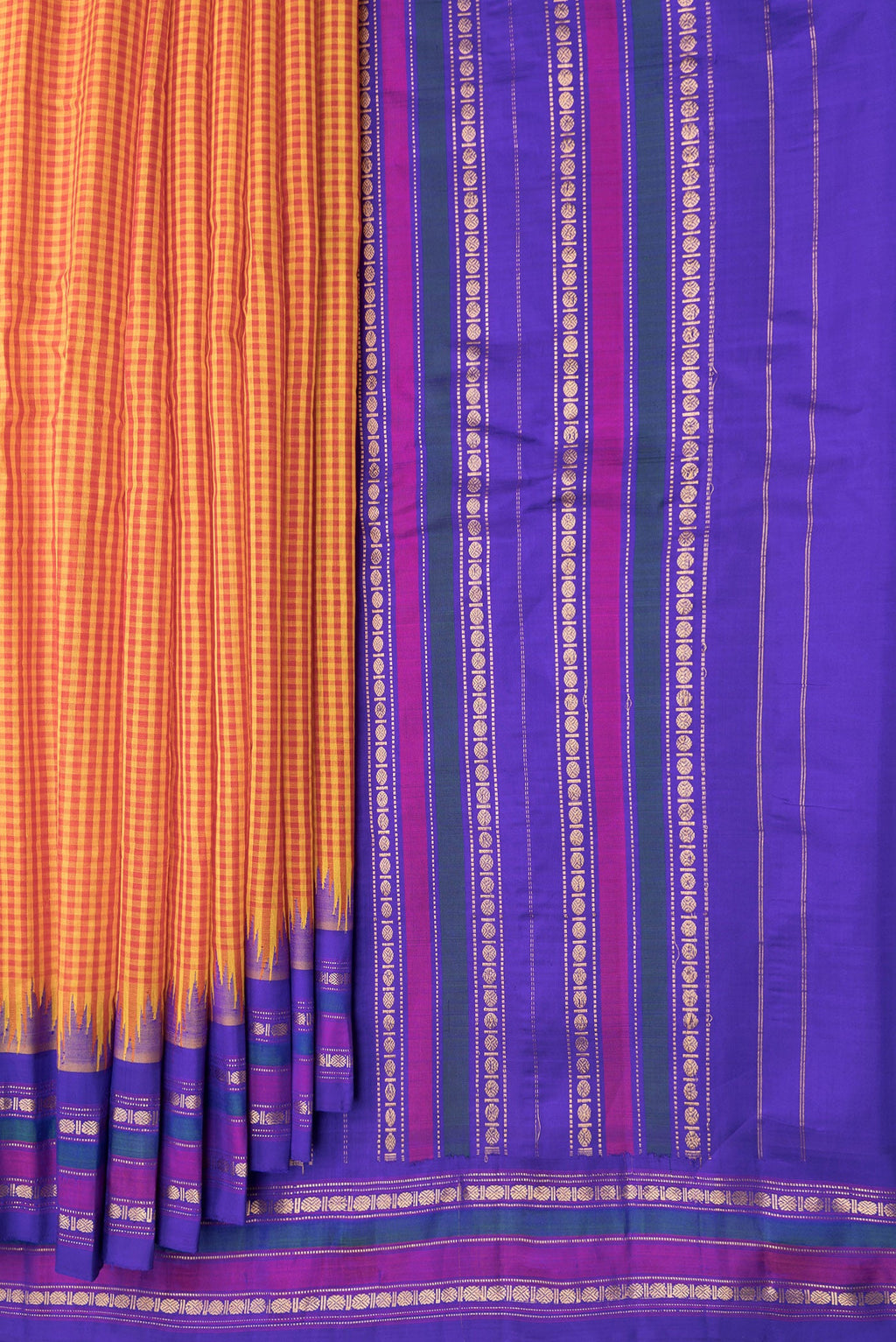 Pleats and pallu of Orange Dual Tone Gadwal Silk Saree with Checked design on the body and Zari Border. 