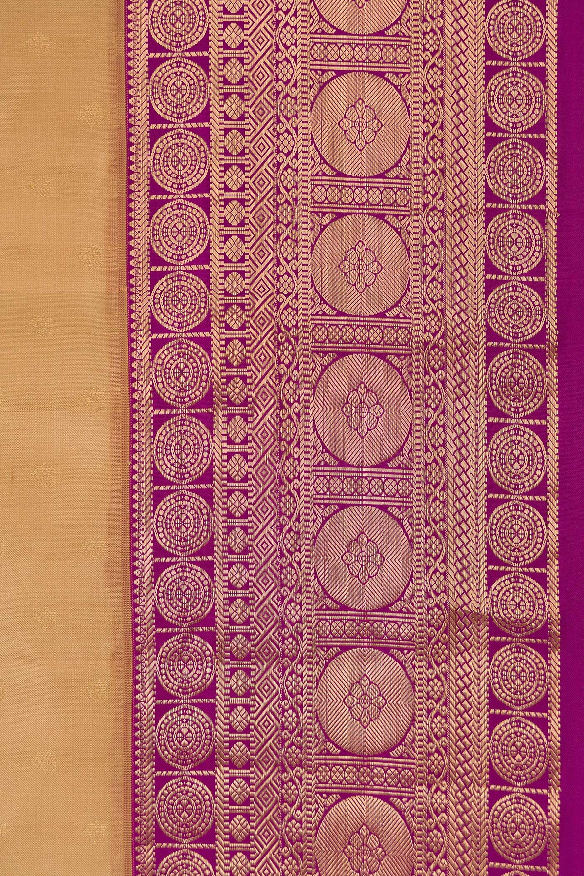 Border image of Beige Dual Tone Kanchipuram Silk Saree with Zari Butta on the body and Zari Border. 