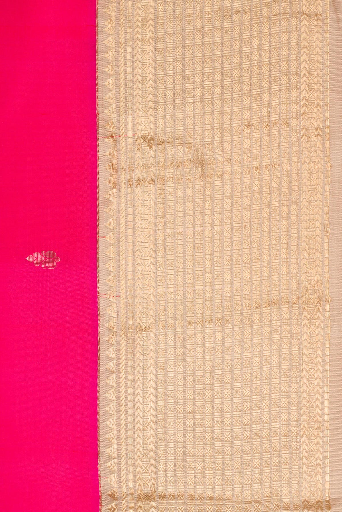 Border image of Pink Dual Tone Kanchipuram Silk Saree with Zari Butta on the body and Zari Border. 