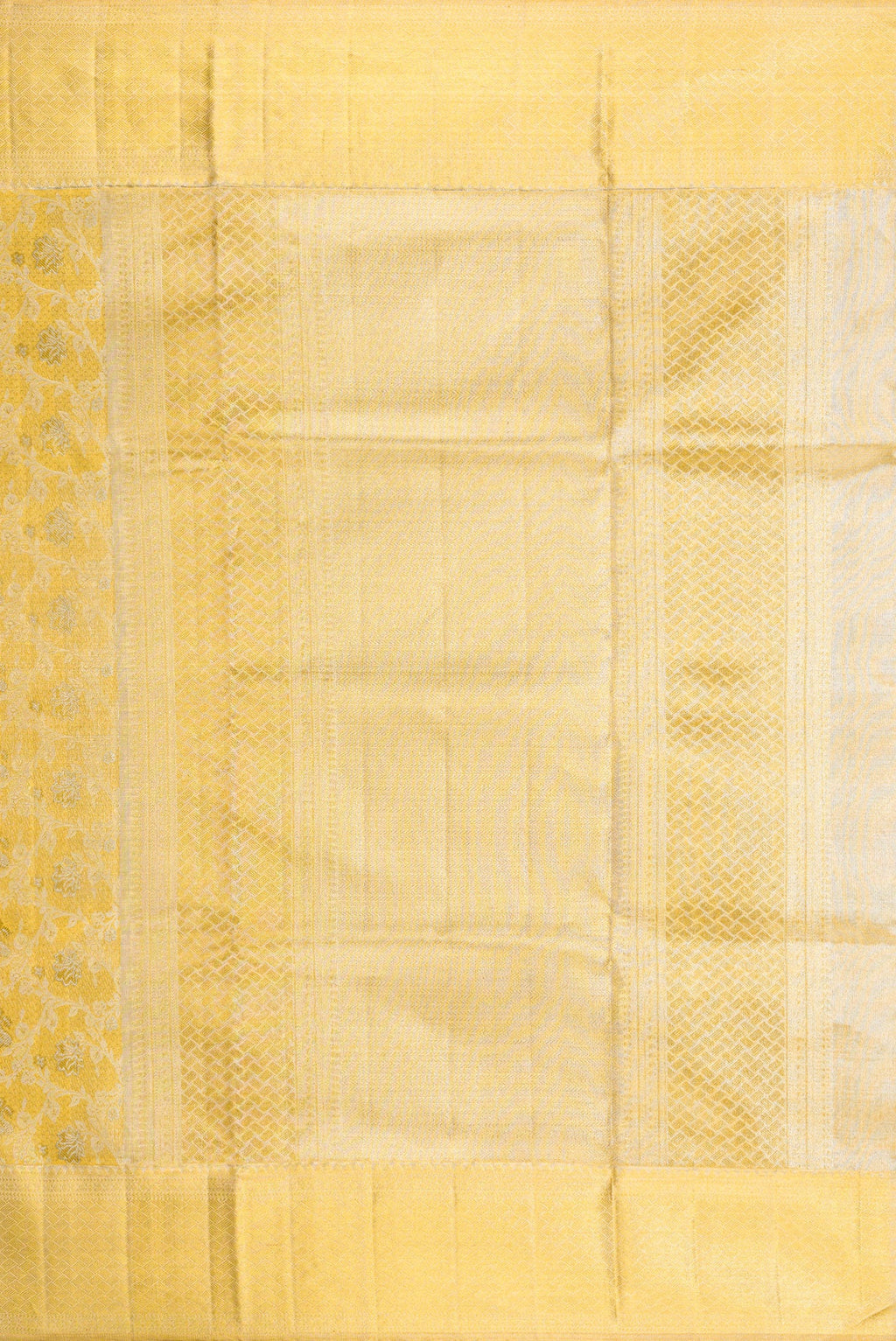 Close up image of the pallu of Gold Dual Tone Kanjivaram Tissue Silk Saree with Zari Brocade on the body and Zari Border. 