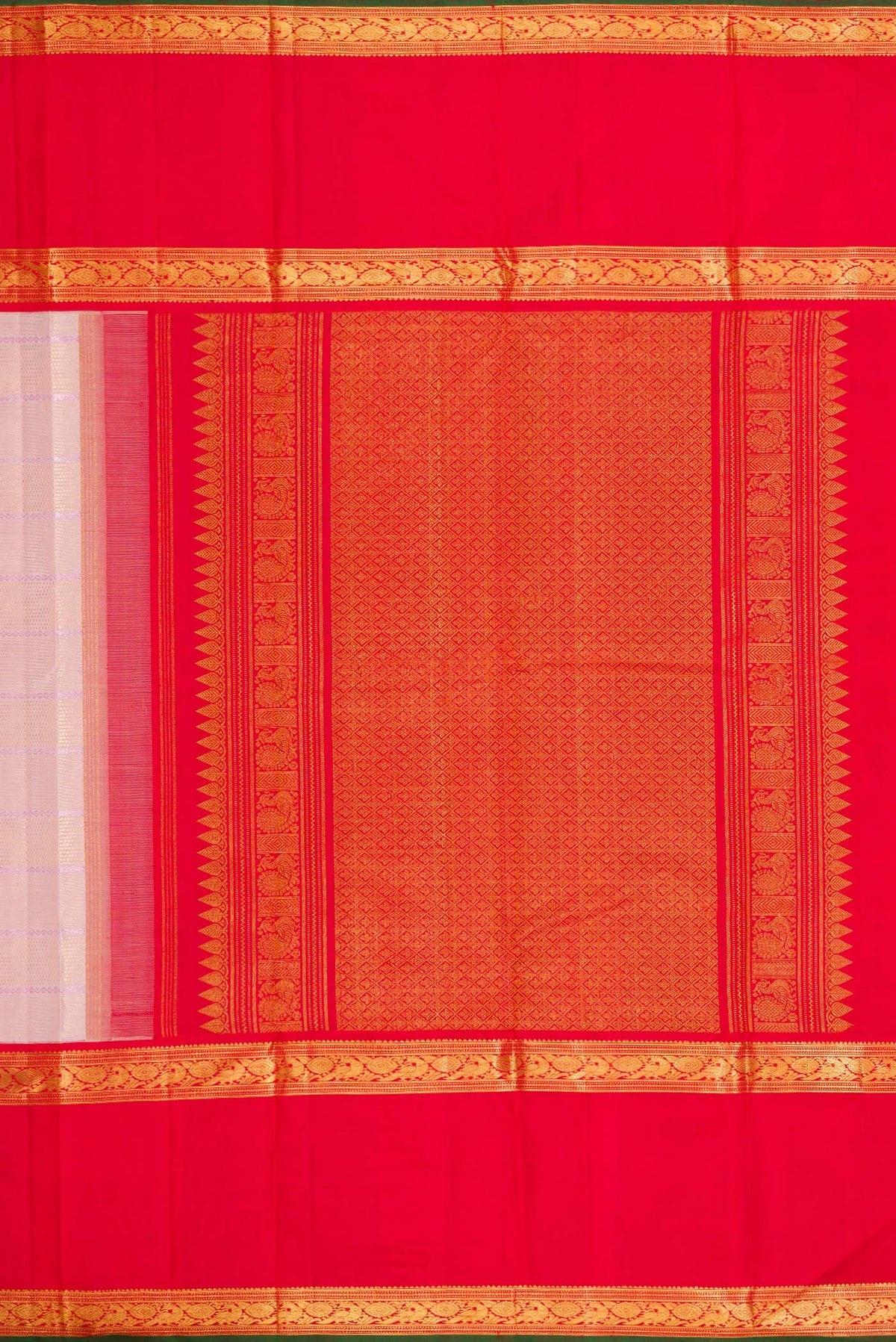 Close up image of the pallu of Pink Dual Tone Kanchipuram Silk Saree with Checked design on the body and Zari Border. 