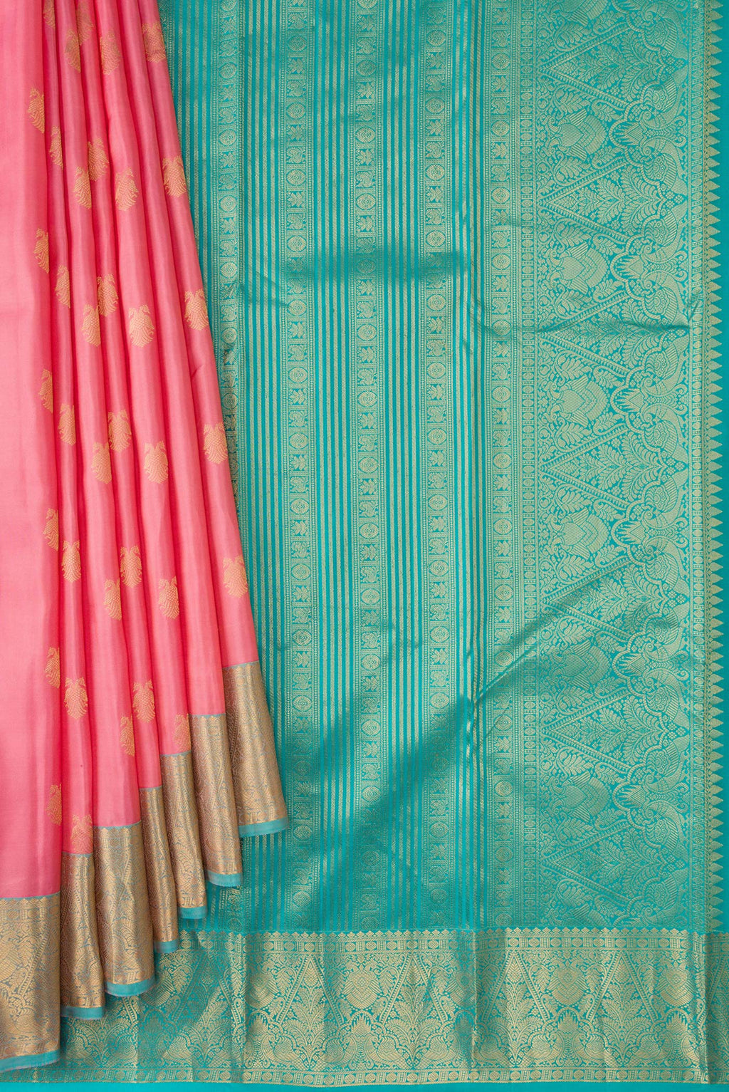 Pleats and pallu of Pink Kanchipuram Silk Saree with Zari Butta on the body and Zari Border. 