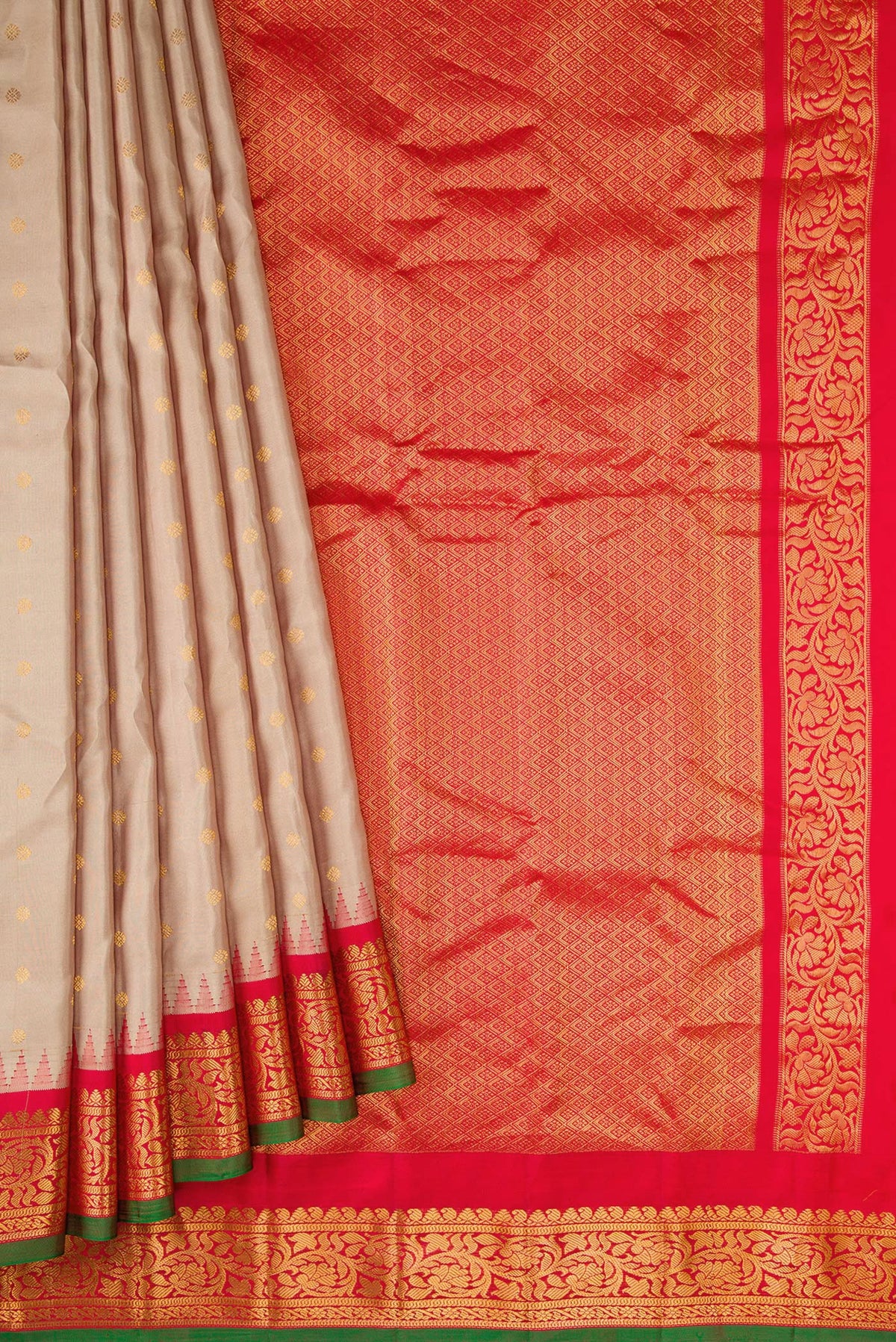 Pleats and pallu of Beige Dual Tone Gadwal Silk Saree with Zari Butta on the body and Zari Border. 
